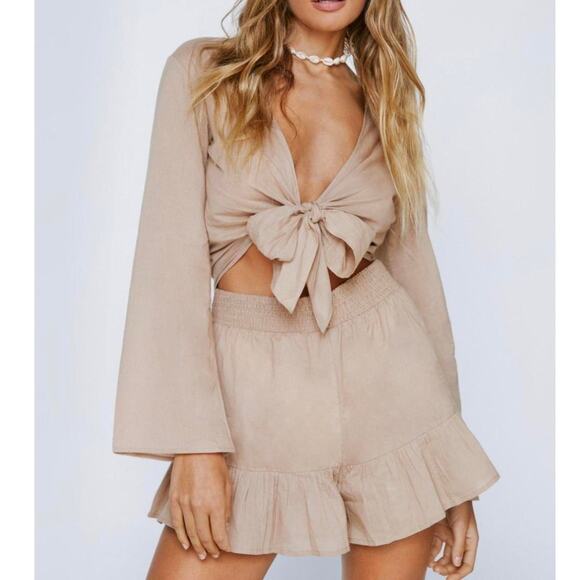 NWT Nasty Gal Long Sleeve Cotton Tie-Front Top and Ruffle Short Set Stone Size 6 - Picture 1 of 12
